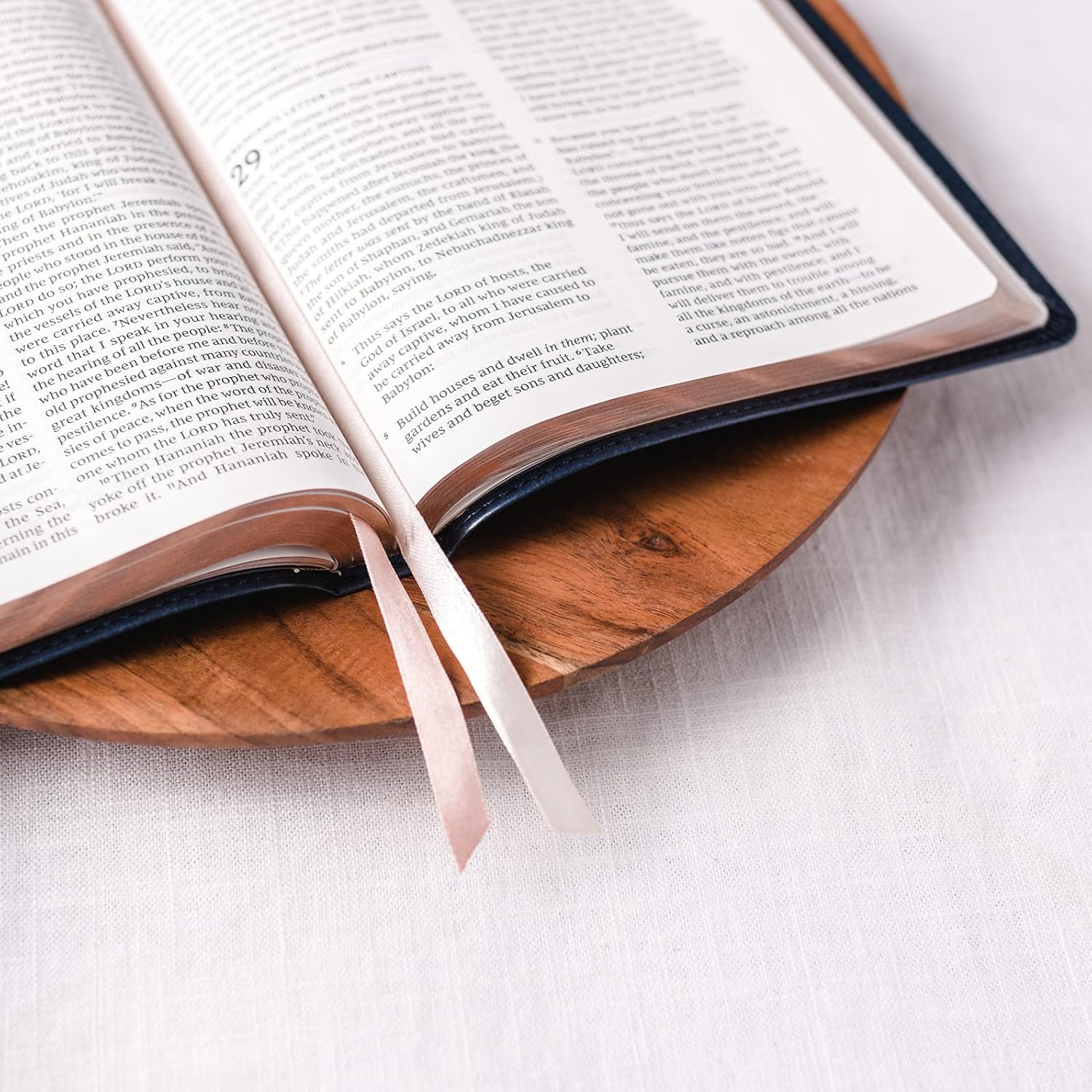 NKJV Thinline Bible Large Print, Blue