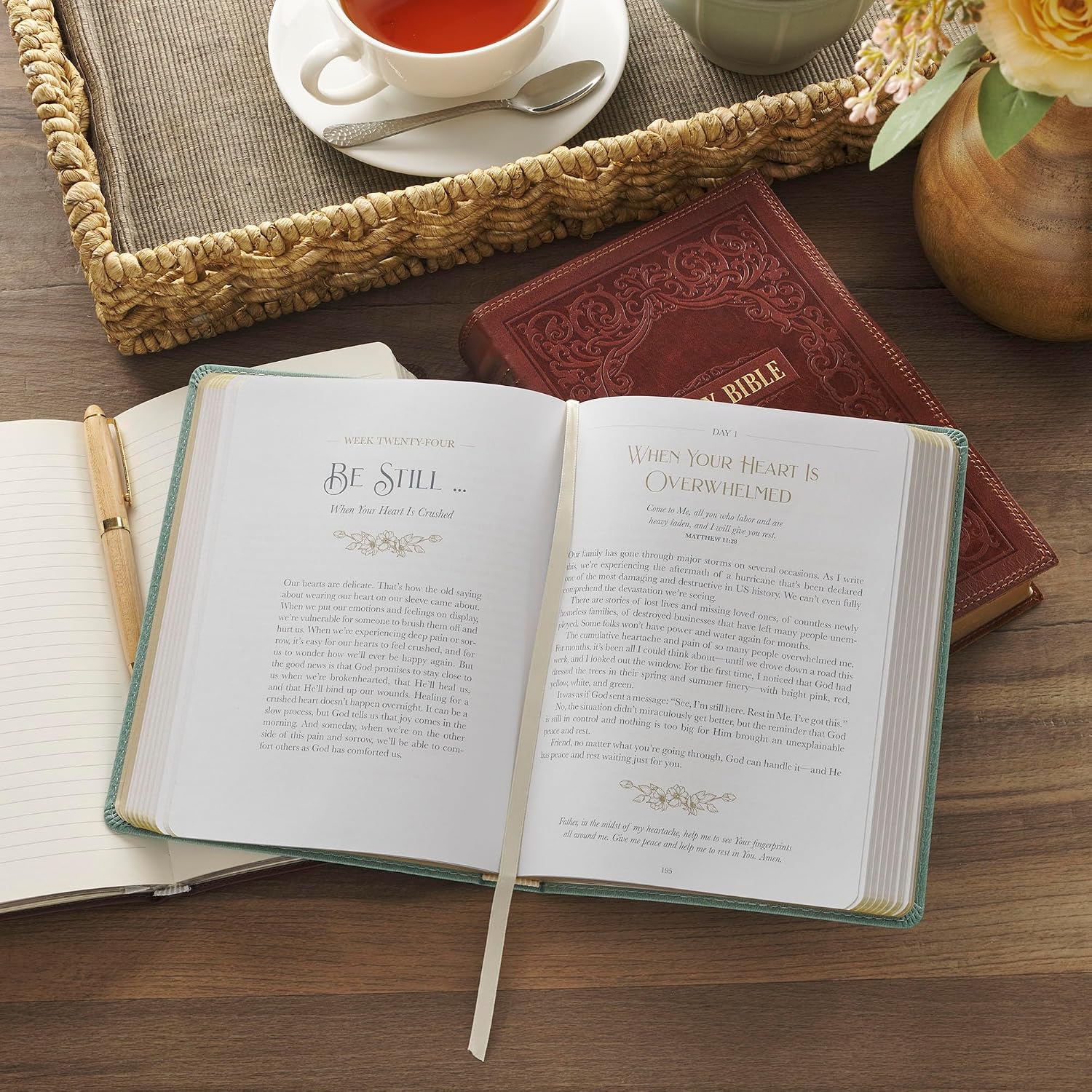 Be Still and Know I Am God: A Daily Devotional