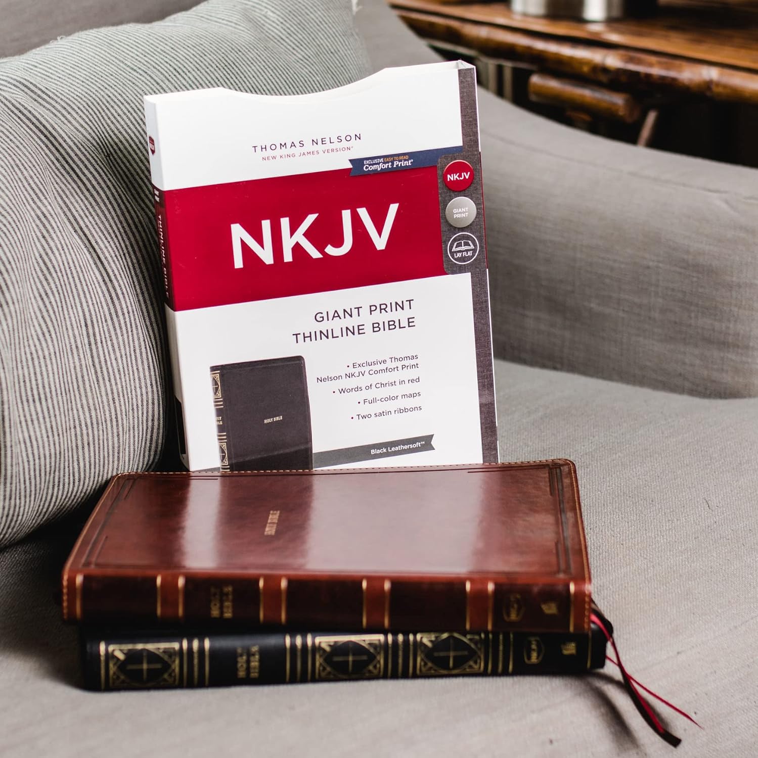 NKJV Giant Print Thinline Leathersoft, Black, Red Letter, Comfort Print